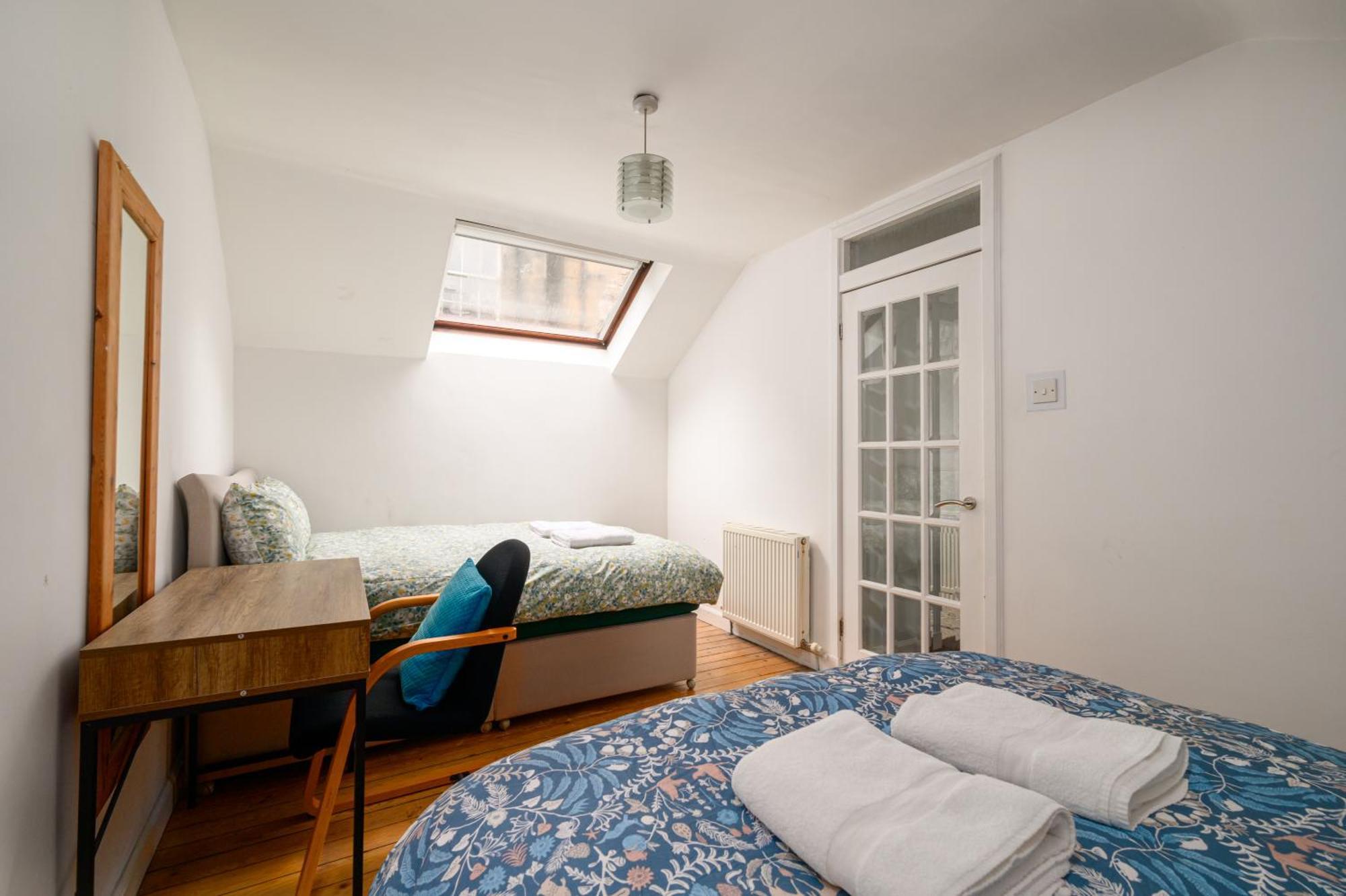 Bright - Central - Sleeps 10 Edinburgh Exterior photo