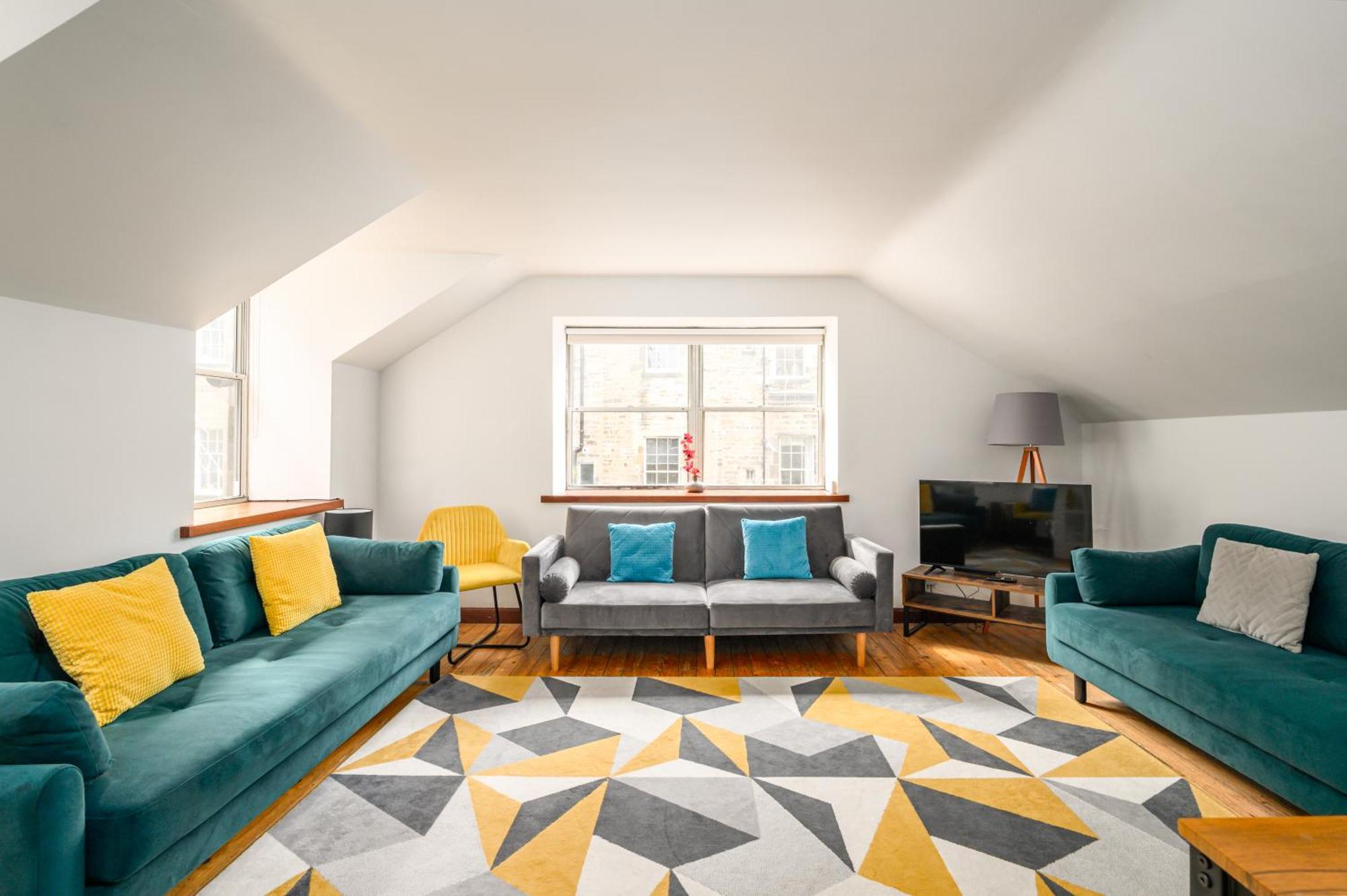 Bright - Central - Sleeps 10 Edinburgh Exterior photo